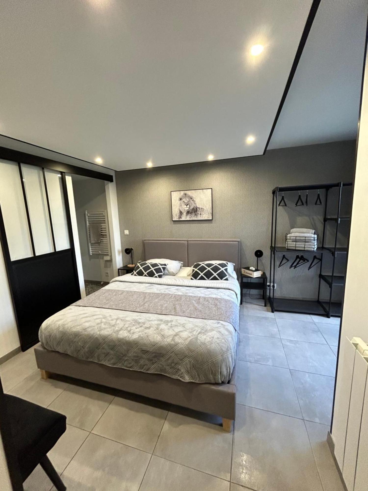 Appart Dans Un Superbe Quartier Wierde Villa Namur Exterior photo